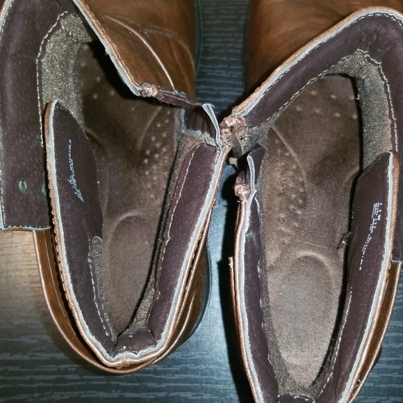 Brown Ankle Boots (EUC). - Picture 5 of 8